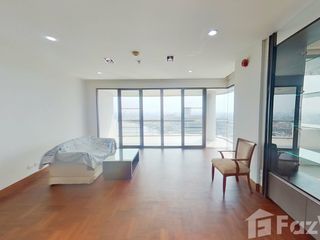 For rent 3 bed condo in Phra Nakhon, Bangkok