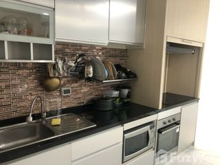 For rent 3 Beds condo in Huai Khwang, Bangkok