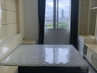 For rent 3 Beds condo in Huai Khwang, Bangkok