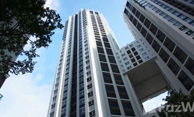 For rent 2 bed condo in Huai Khwang, Bangkok