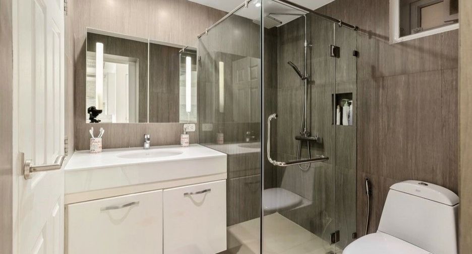 For sale 2 Beds condo in Mueang Phuket, Phuket