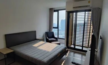 For rent studio condo in Phaya Thai, Bangkok