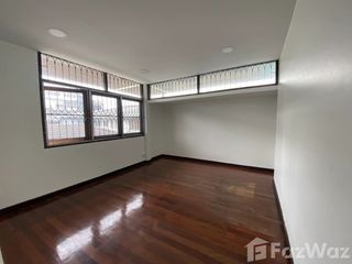 For rent 3 bed house in Bangkok Yai, Bangkok