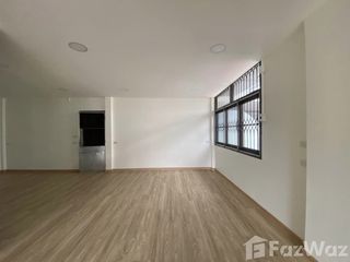 For rent 3 bed house in Bangkok Yai, Bangkok