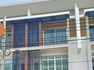 For rent 3 Beds townhouse in Nong Khaem, Bangkok
