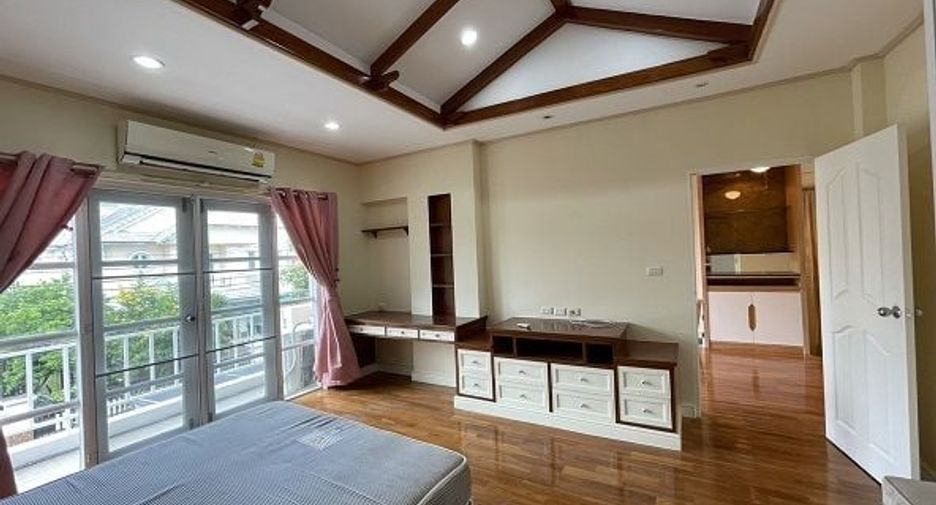 For rent 3 Beds house in Prawet, Bangkok