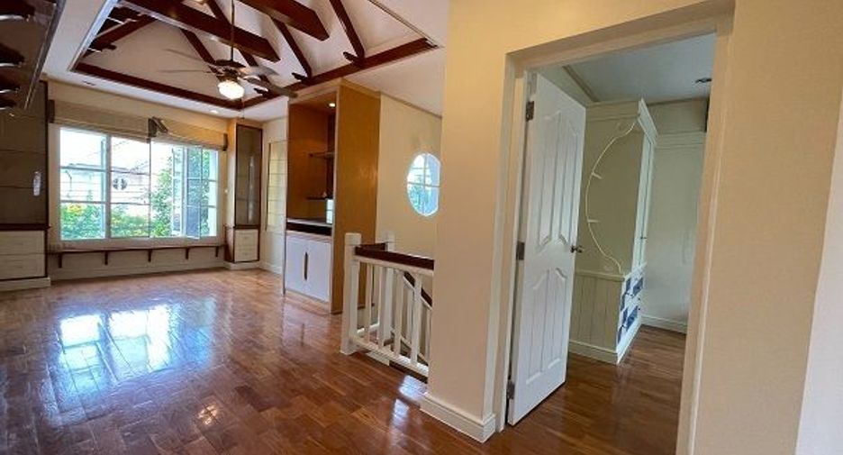 For rent 3 Beds house in Prawet, Bangkok