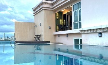 For rent 2 bed condo in Huai Khwang, Bangkok