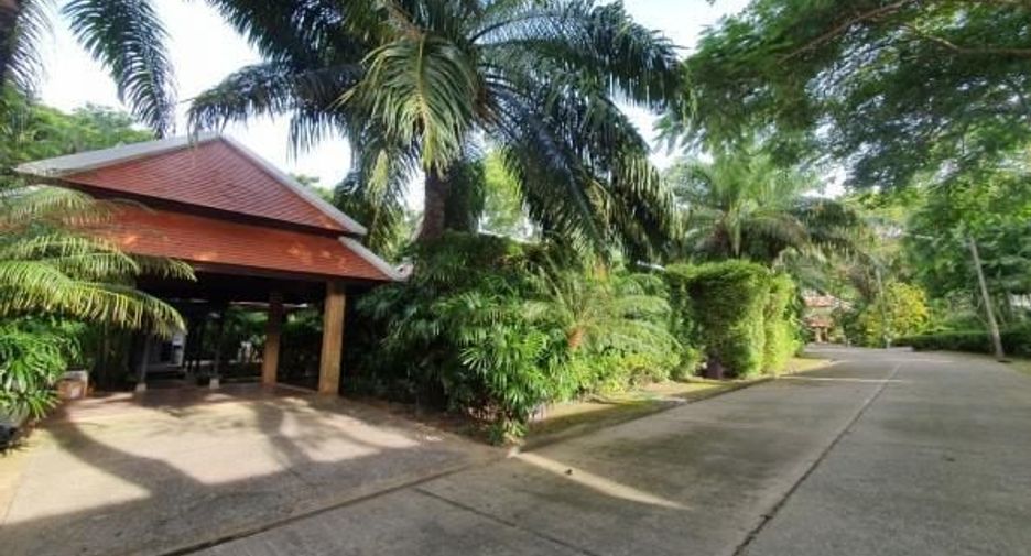 For sale 4 bed villa in Mueang Phuket, Phuket