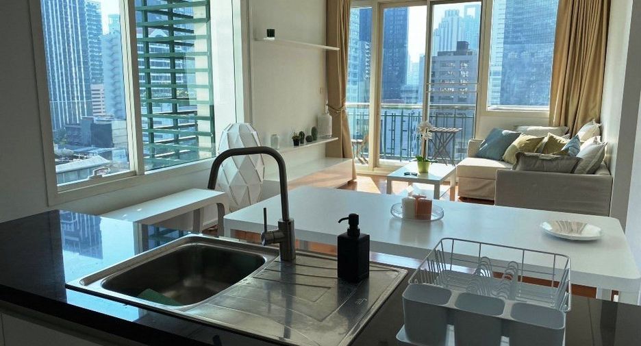 For rent 2 bed condo in Watthana, Bangkok