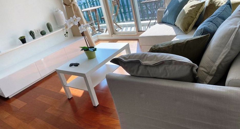 For rent 2 bed condo in Watthana, Bangkok