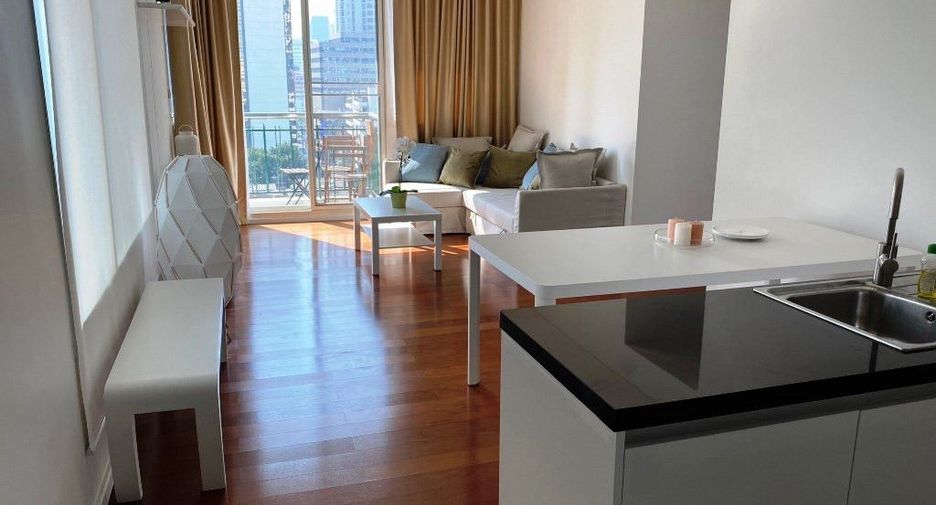 For rent 2 bed condo in Watthana, Bangkok