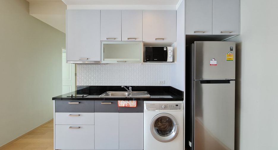 For rent 2 bed condo in Phaya Thai, Bangkok
