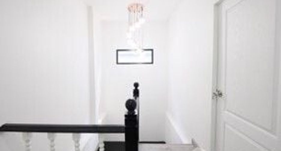 For sale 4 bed house in Lam Luk Ka, Pathum Thani