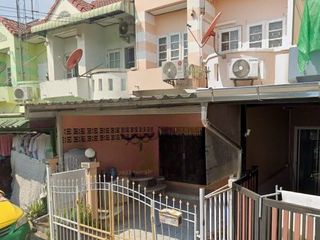 For sale 3 Beds townhouse in Lam Luk Ka, Pathum Thani