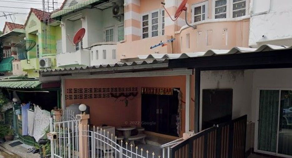 For sale 3 Beds townhouse in Lam Luk Ka, Pathum Thani