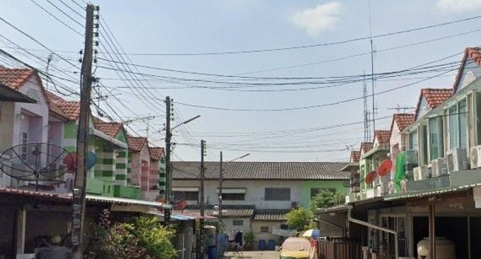 For sale 3 Beds townhouse in Lam Luk Ka, Pathum Thani