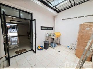 For rent 5 bed townhouse in Pak Kret, Nonthaburi
