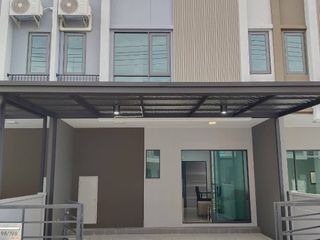 For rent 3 bed townhouse in Khlong Luang, Pathum Thani