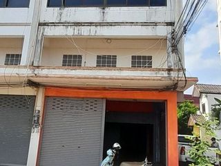 For rent 3 bed townhouse in Mueang Chachoengsao, Chachoengsao