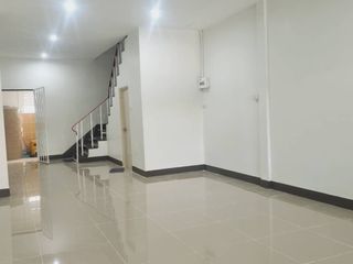 For sale 2 Beds townhouse in Mueang Nakhon Sawan, Nakhon Sawan