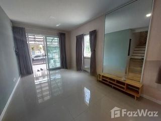 For rent 3 bed townhouse in Mueang Pathum Thani, Pathum Thani