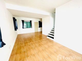 For rent 3 bed townhouse in Sam Phran, Nakhon Pathom