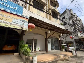 For sale 8 bed retail Space in Mueang Phitsanulok, Phitsanulok