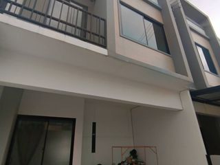 For rent 2 bed townhouse in Mueang Pathum Thani, Pathum Thani