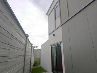 For rent 2 bed townhouse in Mueang Pathum Thani, Pathum Thani