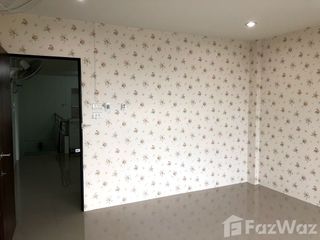 For sale 2 Beds townhouse in Mueang Nakhon Sawan, Nakhon Sawan