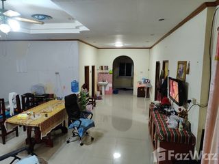For sale 4 bed house in Phon Phisai, Nong Khai