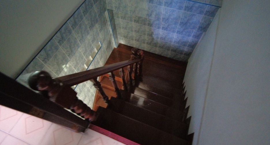 For sale 5 bed townhouse in Mueang Nonthaburi, Nonthaburi