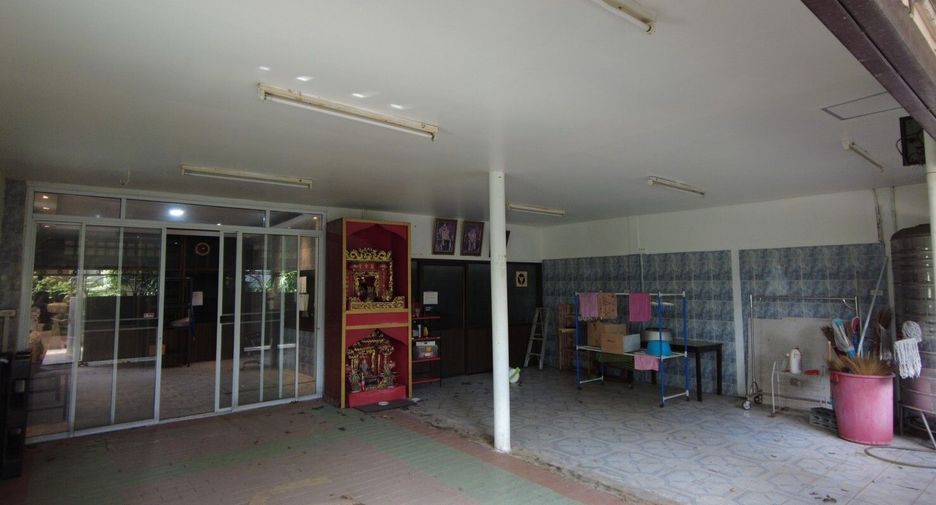 For sale 5 bed townhouse in Mueang Nonthaburi, Nonthaburi