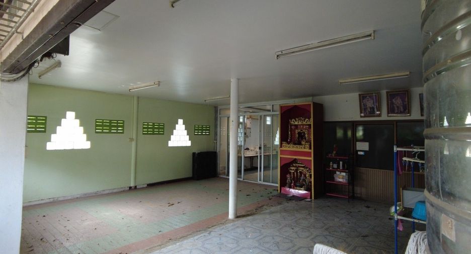 For sale 5 bed townhouse in Mueang Nonthaburi, Nonthaburi