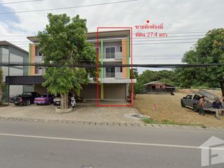 For sale 2 bed townhouse in Mueang Lamphun, Lamphun