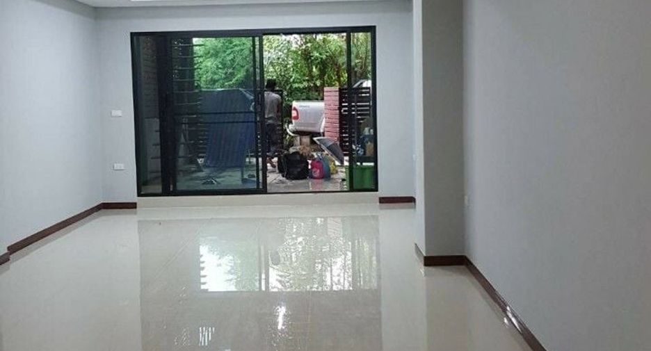 For sale 2 Beds townhouse in Mueang Nonthaburi, Nonthaburi