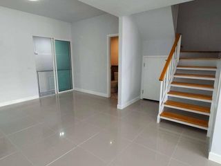 For sale 3 Beds townhouse in Lam Luk Ka, Pathum Thani