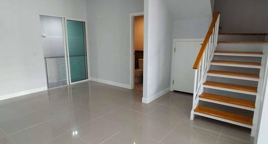 For sale 3 Beds townhouse in Lam Luk Ka, Pathum Thani
