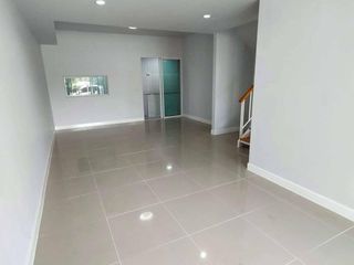 For sale 3 Beds townhouse in Lam Luk Ka, Pathum Thani