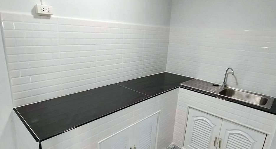 For sale 3 Beds townhouse in Lam Luk Ka, Pathum Thani
