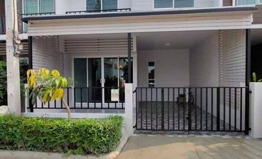 For sale 3 Beds townhouse in Lam Luk Ka, Pathum Thani