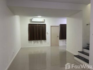For rent 3 bed townhouse in Sam Phran, Nakhon Pathom