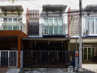 For sale 2 bed townhouse in Mueang Udon Thani, Udon Thani