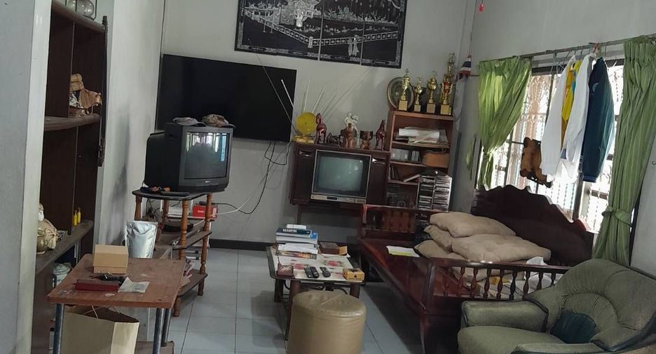For sale 4 bed townhouse in Mueang Nonthaburi, Nonthaburi
