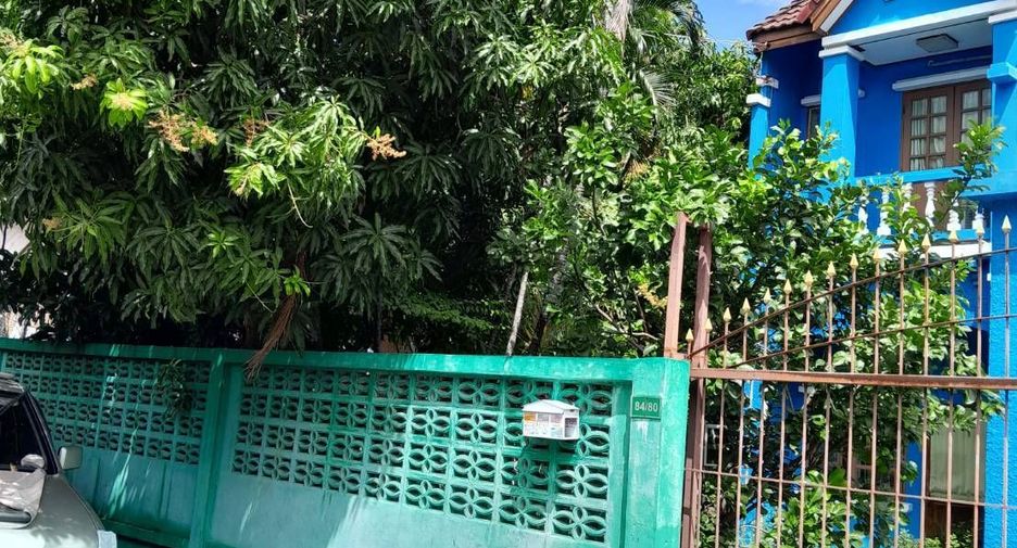 For sale 4 bed townhouse in Mueang Nonthaburi, Nonthaburi