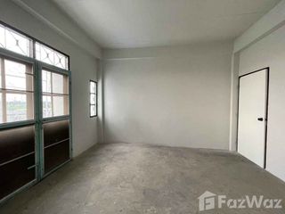 For sale 2 bed townhouse in Sam Khok, Pathum Thani