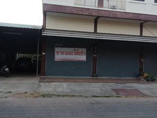 For sale 2 bed townhouse in Mueang Kamphaeng Phet, Kamphaeng Phet
