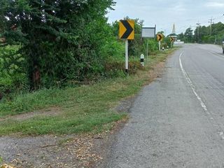 For sale land in Song Phi Nong, Suphan Buri