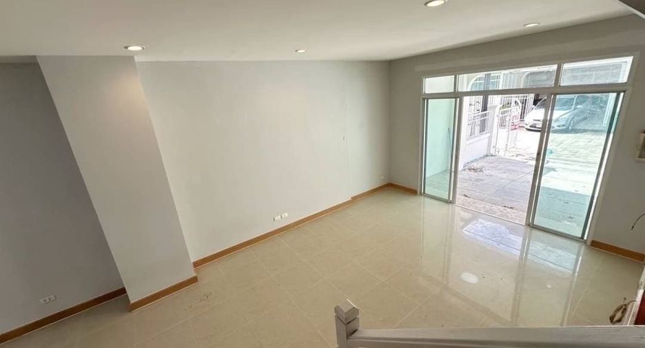 For sale 2 Beds townhouse in Mueang Nonthaburi, Nonthaburi